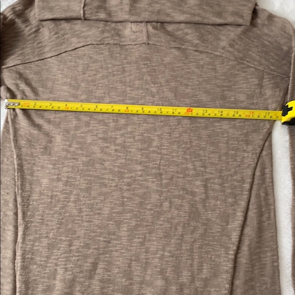 BNWT -“BETWEEN YOU AND ME” TAUPE OVERSIZED SWEATER - Picture 6 of 8